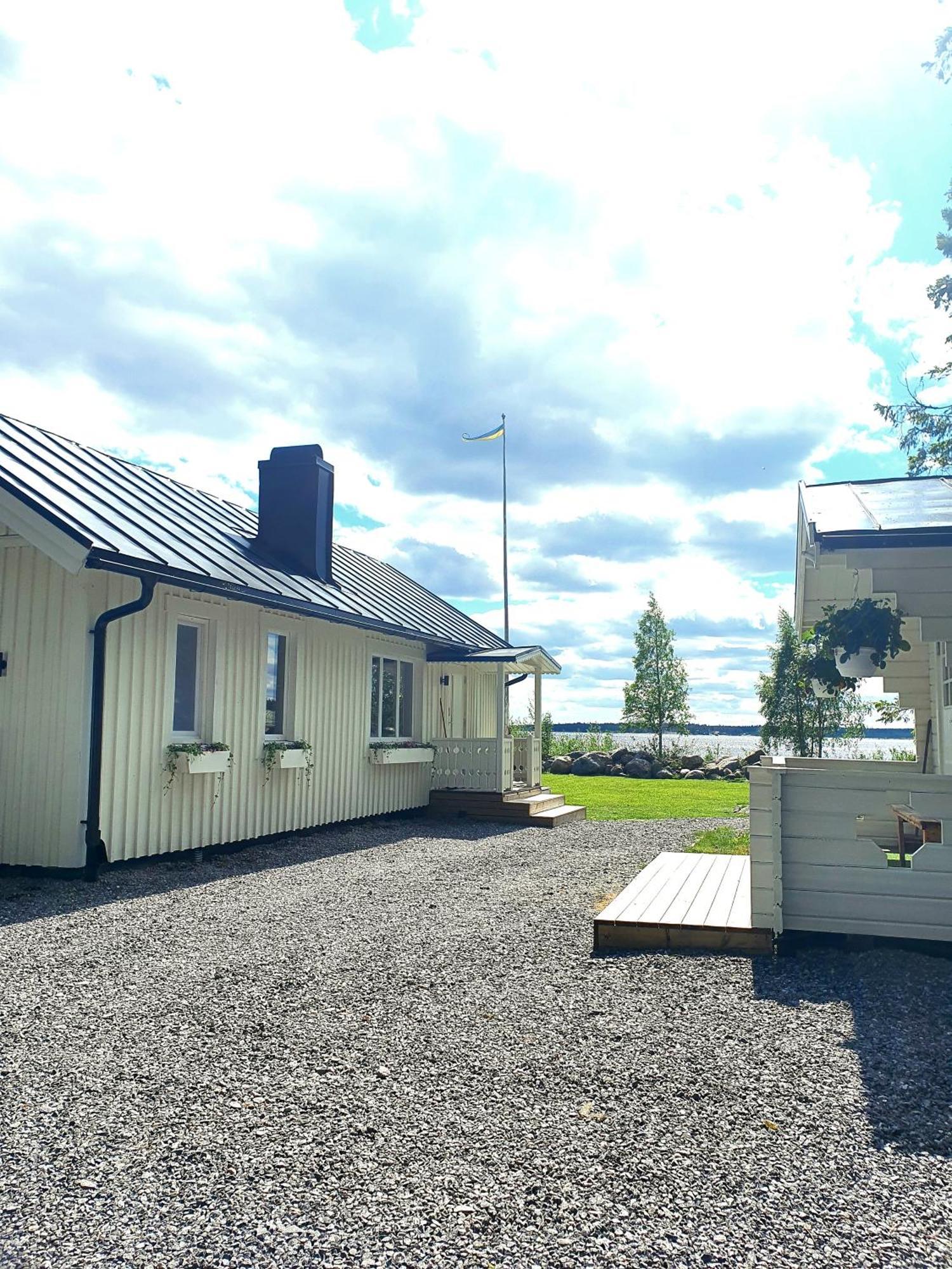 Stuga Med Havsutsikt Robertsfors Екстер'єр фото